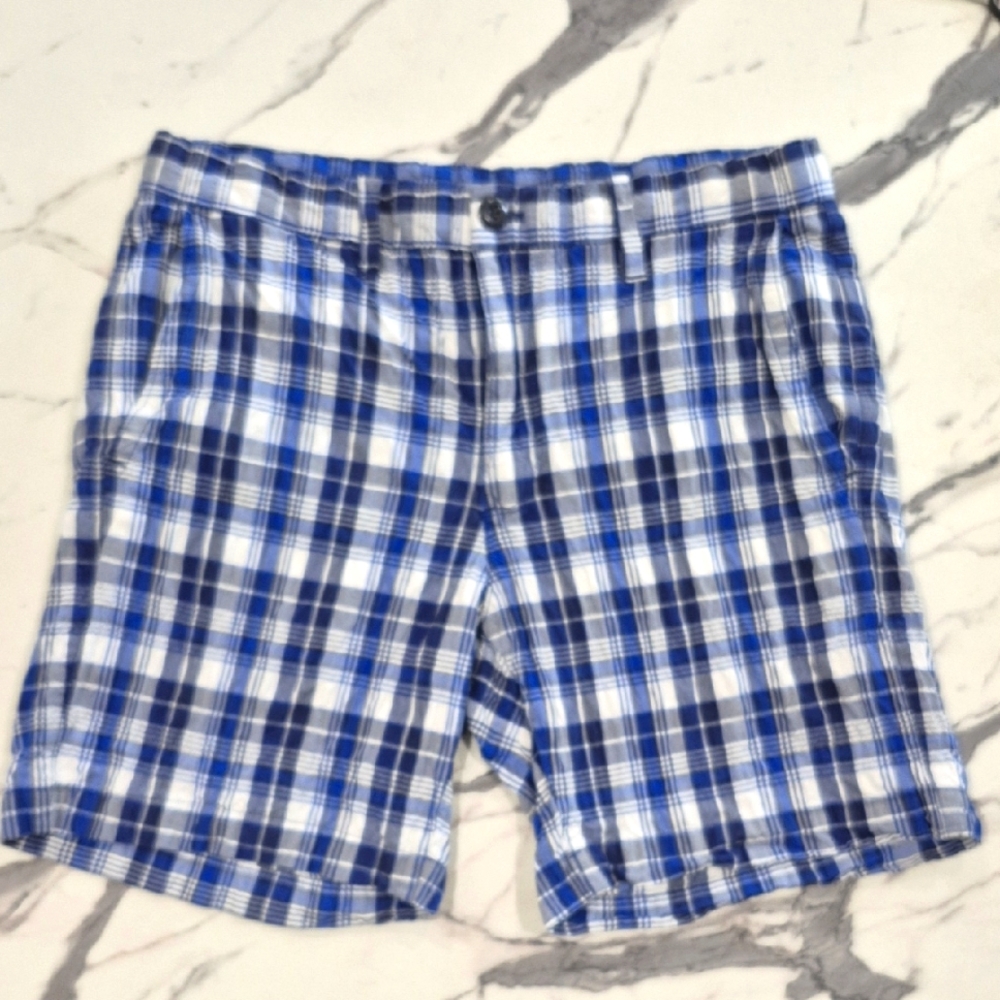 GAP 7" Seersucker Flat Front Shorts, Blue White & Black Plaid 31"